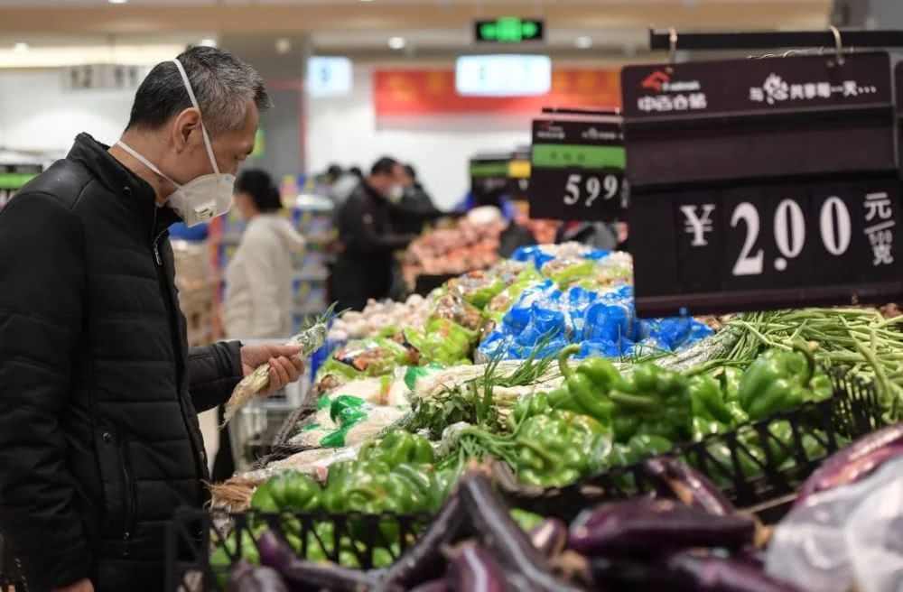 疫情中，一個(gè)中產(chǎn)家庭能撐多久？